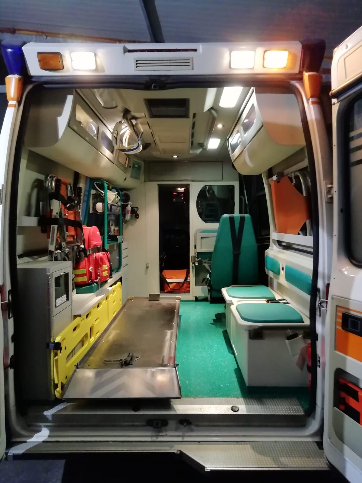 interno autombulanza senza lettiga